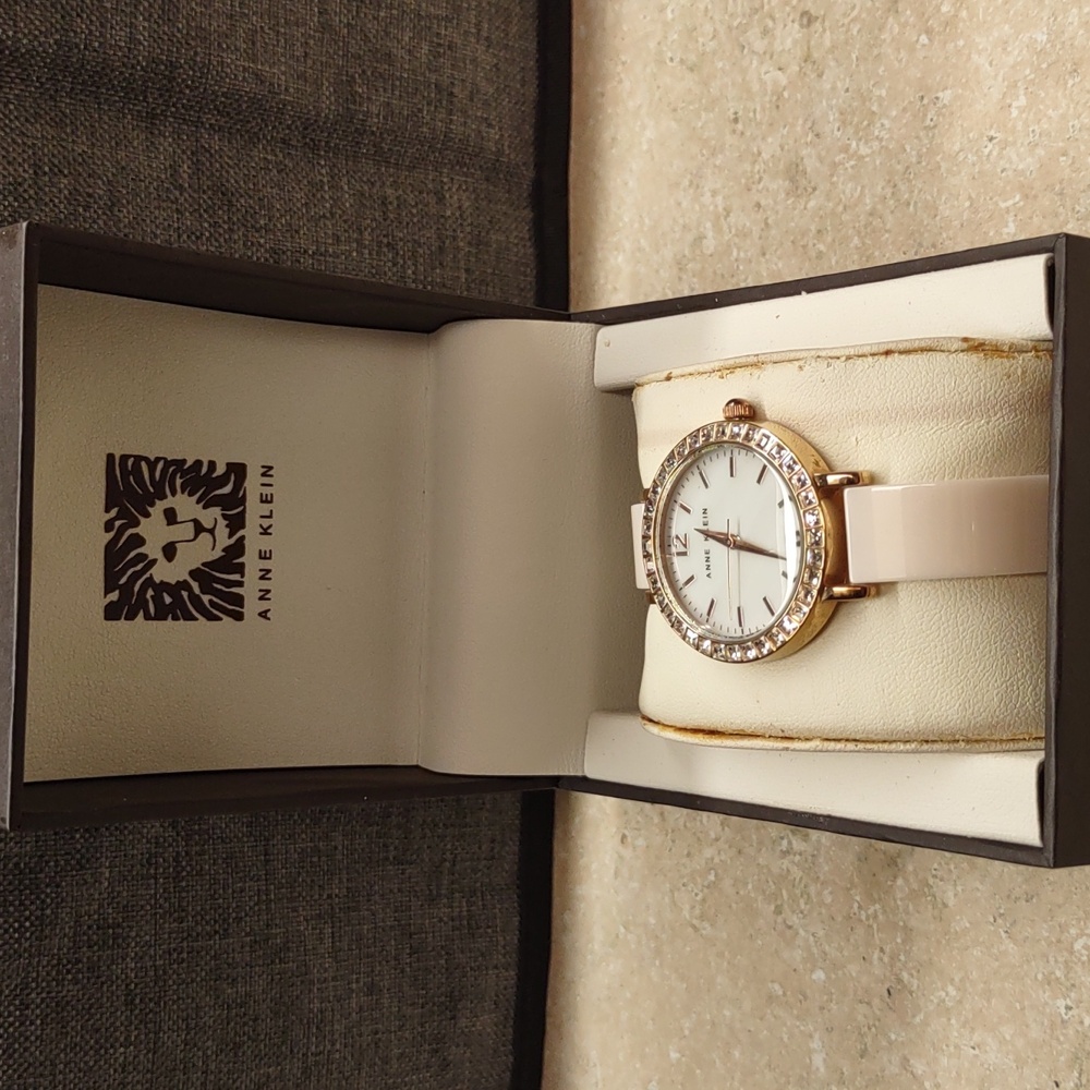 Watch - Picture 2 of 2